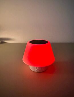 Solara Mini – Weiße Solar-Tischlampe mit Akku & Farbwechsel - Langenberg