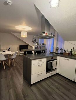 Zentrumnahe Top-DG-Wohnung - Lüneburg