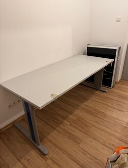 Bürotisch sehr gut gehalten - Bonn