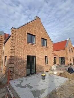 Neubau-Einfamilienhäuser mit Garten in Satow zu verkaufen. - Satow