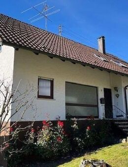 Tieringen - Großes, vielseitig nutzbares Wohnhaus (2-FH, Wohnen u. Arbeiten unter einem Dach) in toller, unverbaubarer Aussichtslage! - Meßstetten