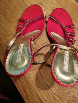 HEELS von TIFFI Gr. 37 rot getragen - München