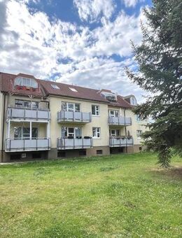Geräumige 2-Zi.-Whg. mit Balkon u. guter Ausstattung in ruhiger, grüner Lage! - Borna