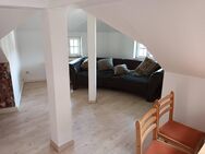 Charmante Dachgeschosswohnung - teils möbliert mit EBK - Auerbach (Vogtland)