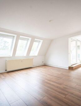 Solide Rendite trifft begehrte Lage - 2-Zimmer-DG-Wohnung mit Loggia - Magdeburg