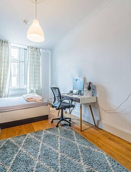 Schöne 3-Zimmer-Altbau-Wohnung mit Balkon in sehr guter Nordendlage - Frankfurt (Main)