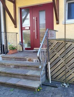 Energieeffizient & stilvoll: Doppelhaushälfte mit Einliegerwohnung - Alteglofsheim