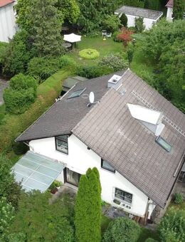 Refugium mit Potential in Nymphenburg - charmantes Einfamilienhaus in zweiter Reihe - München
