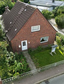 Büsum/Zentrum: Zeitloses Einfamilienhaus mit 4,5 Zimmern und gepflegten Garten in toller Lage! - Büsum