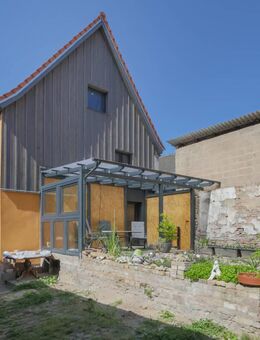 Wo der Hahn kräht und das Herz lacht: Familienhaus mit Hof und Charme! - Dettenheim