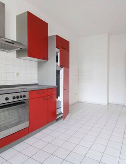 Bezugsfrei! 2-Zimmer, renoviert mit EBK - perfekt zum Eigennutz oder als Kapitalanlage - Chemnitz