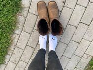 Cowgirl verkauft ihre Socken - Hesel