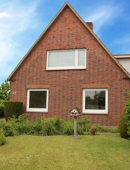 Wohnen und Vermieten - Vielseitiges Dreifamilienhaus mit Garten in Wedel - Wedel