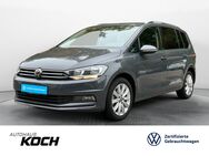 VW Touran, 1.5 TSI Move, Jahr 2023 - Öhringen