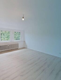FRISCH SANIERT: Lichtdurchflutete 3-Zimmer-Wohnung mit moderner EBK - Bremen
