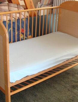 Kinderbett aus Holz - Niestetal