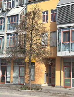 Charmante 2-Zimmer-Dachgeschosswohnung im Herzen von Deggendorf - Gemütlich Wohnen mit Flair! - Deggendorf