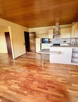 Großzügige Wohnung in ruhigem 4-Familienhaus - Saarbrücken