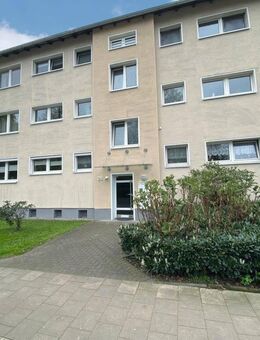 Provisionsfreie Kapitalanlage im Gepflegten Haus in D- Hassels ! 3 Zimmer Wohnung mit Balkon ! - Düsseldorf
