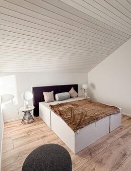 Frisch renovierte 4-Zimmer-Wohnung mit viel Platz und Außenstellplatz - Ottenbach