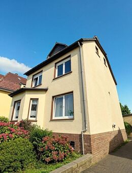 Exklusive Maisonette-Wohnung mit zwei Balkonen und Einbauküche im Zweifamilienhaus - Solingen (Klingenstadt)