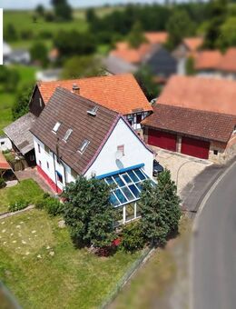 Rückzugsort im Grünen - Großzügiges Anwesen mit Traumgarten und Bachlauf in Kirtorf-Lehrbach - Kirtorf