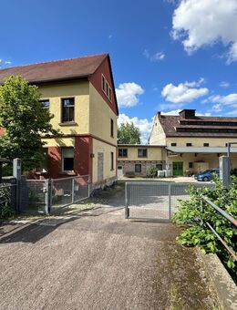 +++ Mehrfamilienhaus mit 3 Wohneinheiten, großen Nebengelass und Garagen +++ - Teuchern