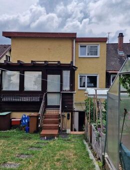 Zentrumsnahe Doppelhaushälfte mit zwei Wohneinheiten, Garage und Garten in Heidenheim - Heidenheim (Brenz)
