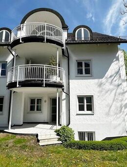 Sanierte 4-Zimmer-Erdgeschoss-Terrassenwohnung in Alt-Harlaching, direkt an der Isar - München