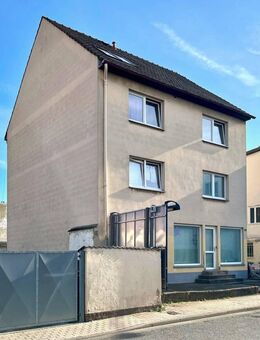 Apartmenthaus mit Anbaumöglichkeit 2 weiterer Wohnungen im Hinterhof in Frankfurt am Main - Frankfurt (Main)