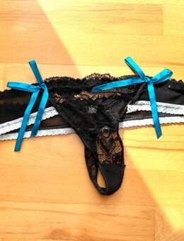 Schöner Tanga, Größe XS, schwarz mit Schleifen - Düsseldorf