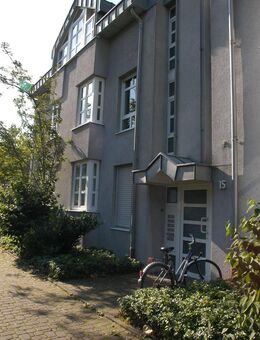 gemütliche Dachgeschosswohnung (nur mit WBS) - Viersen