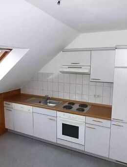 Dachgeschosswohnung für Single oder junges Paar - Caaschwitz