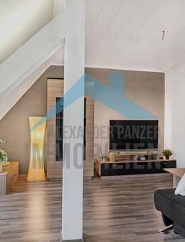 Modernisierte und großzügige 3,5 ZKB-Dachgeschosswohnung mit Ausbau-Option in Vellmar! - Vellmar