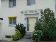 Refugium im Grünen - Luxoriöse 8-Zimmer-Doppelhaushälfte mit großem Grundstück in Erlensee - Erlensee