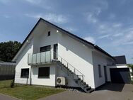 Modernes KfW 55-Haus mit Einliegerwohnung und exklusiven Extras in zentraler Lage von Leopoldshöhe - Leopoldshöhe