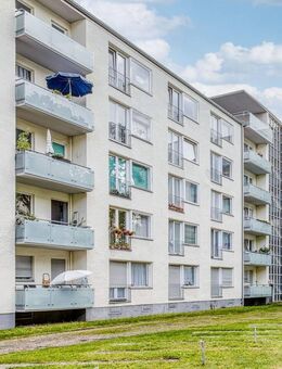 Bezugsfreie Wohnung mit Balkon und Lift fußläufig zur TU Berlin - Berlin