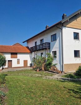 Sanierungsbedürftiges Zweifamilienhaus auf schönem Eckgrundstück mit zwei Nebengebäuden - Emmerting