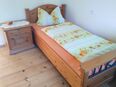 Bett mit Nachttisch für 1m breite Matratze in 96148