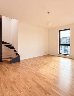 Dachgeschosswohnung (1 Schlafzimmer) mit Dachterrasse und Klimaanlage - KEIN Fahrstuhl - Berlin