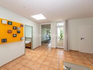 Wohnhaus mit Gewerbe-Anbau (helle Praxiseinheit) + Einliegerwohnung in schöner Ortsrandlage - Neunkirchen-Seelscheid