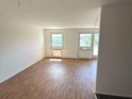 Helle 3-Zimmer-Wohnung mit Balkon und Badewanne - Ihr neues Zuhause! - Plauen