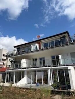 Schicke 2 Zimmer-Etagenwohnung mit Terrasse, Einbauküche und TG-Platz - Bad Neuenahr-Ahrweiler - Bad Neuenahr-Ahrweiler