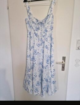 Kleid - Freiberg (Neckar)