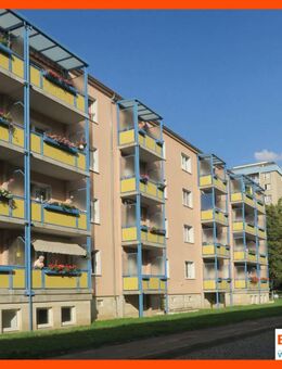 Familienwohnung im Grünen // Neuer Bodenbelag // Süd-Balkon // Tageslichtbad mit Wanne! - Gera