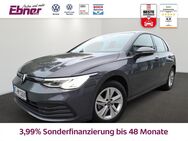 VW Golf, 1.5 TSI VIII LIFE ANHÄNGERPKL A, Jahr 2022 - Albbruck