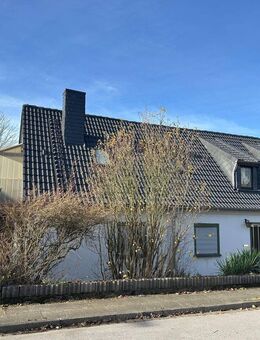 Sanierungsbedürftiges Zweifamilienhaus mit Garage auf einem traumhaften Grundstück in Hanglage! - Heiligenhaus