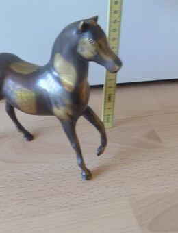 Bronzepferd - Statue - patinierte Bronze - Plön