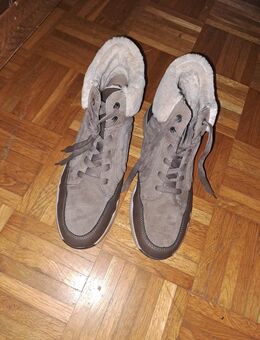 Kurze Damenstiefel mit Fell Größe 41 - Kassel