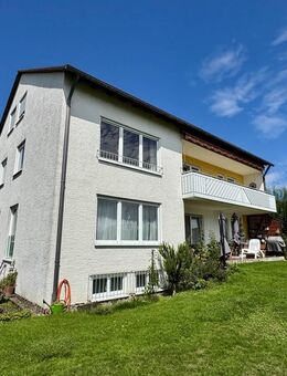 Individuelle 3-Zimmer-DG-Wohnung mit Bergblick und Stellplatz - Friedrichshafen